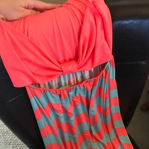 Maxi dress. Open back. Tube top.
